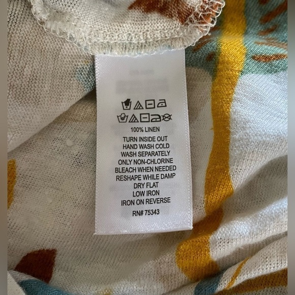 Cynthia Rowley - 100% linen pretty leaf pattern scoop neck top. Size Large. - Picture 4 of 5